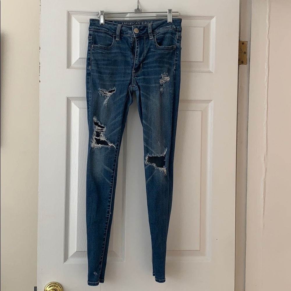 American Eagle medium wash distressed jegging